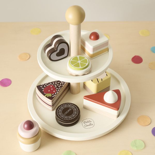 Wooden cake stand with pastries «Noisette»