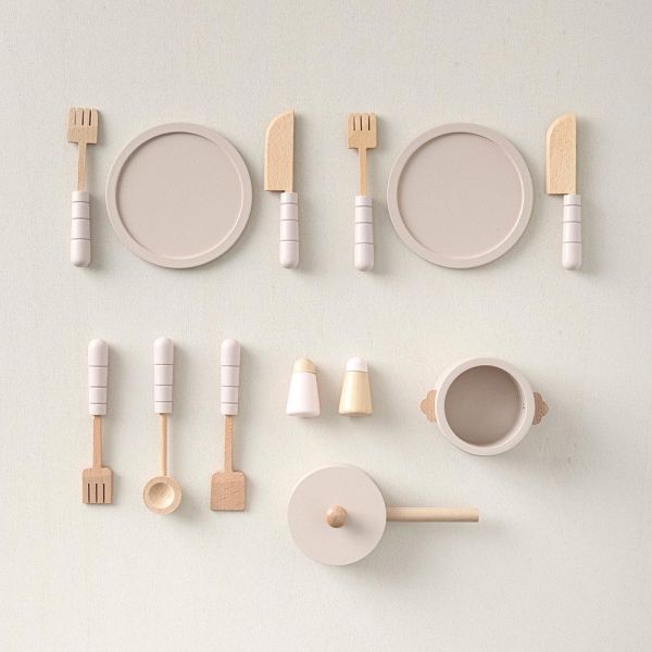 dusty-pink-wooden-play-toy-dinner-set-petite-amelie