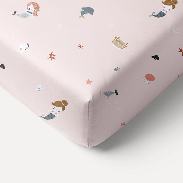 Fitted sheets for single bed 140x70 with mermaids print in pink from Petite Amélie