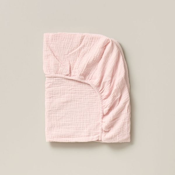 Muslin bed sheets 80x160 cm in pink from Petite Amélie