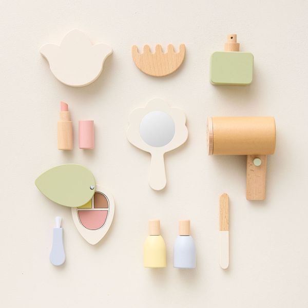Wooden toy make-up set for kids from Petite Amélie