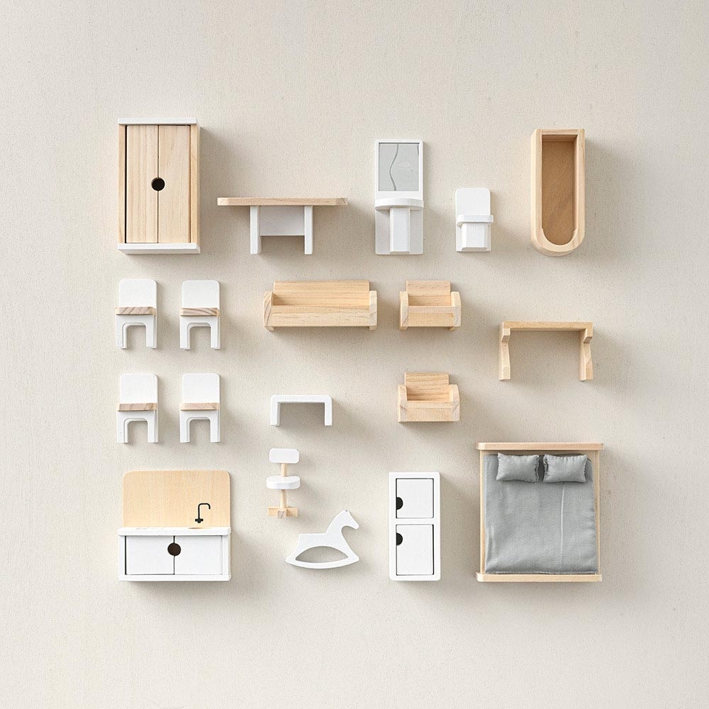 Wooden Dolls House Furniture 19-piece Set | Natural